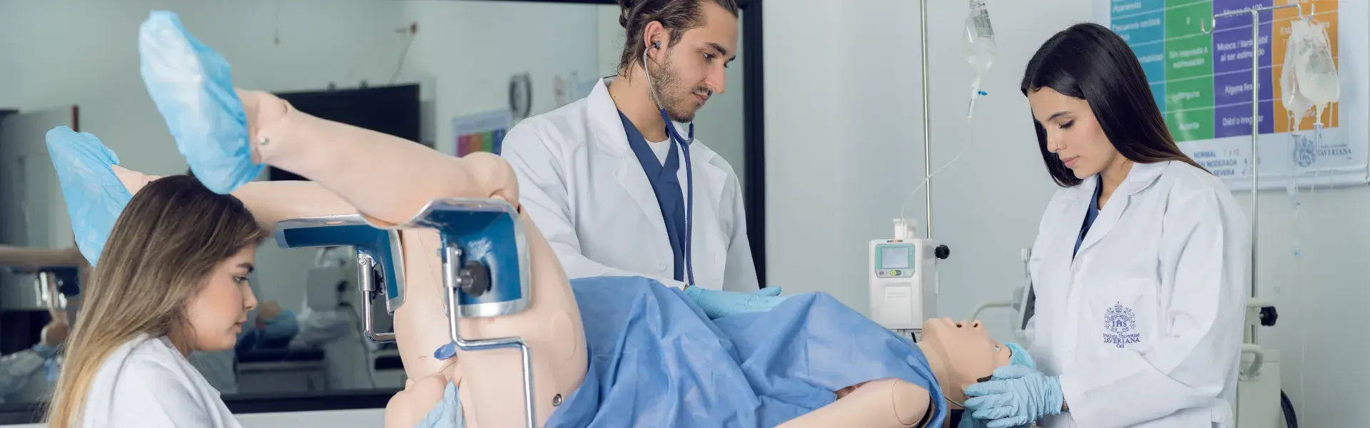 image-medicos-en-simulacion-de-paciente