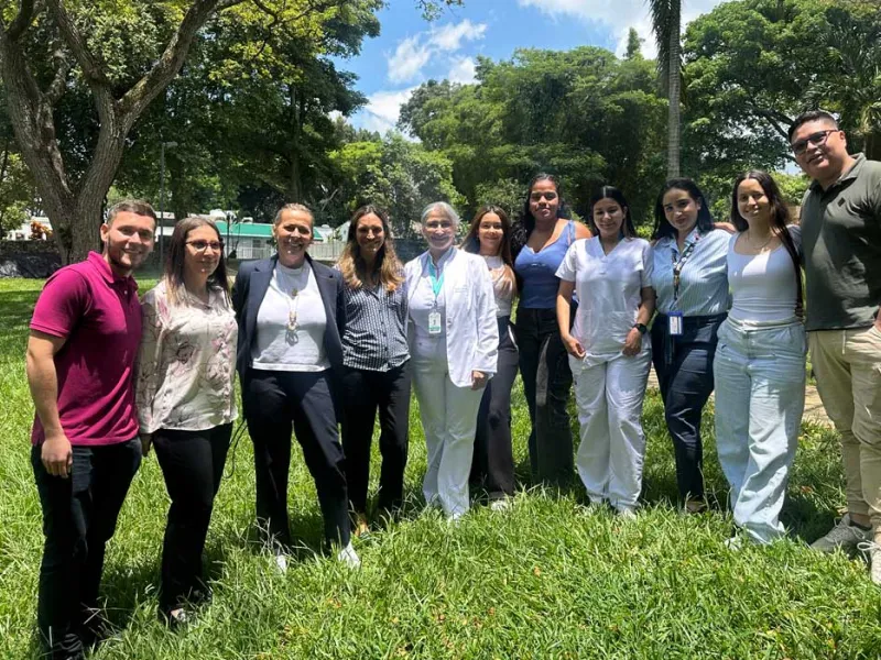 Egresados del programa de Enfermería podrán hacer prácticas y másteren España gracias a convenio con Quirónsalud